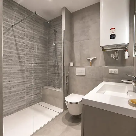 Renovated With Balcony & Side Sea View 25 Bis Promenade Des Appartamento *